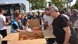 Menemen Belediyesi öğrenci ve velileri yalnız bırakmadı 