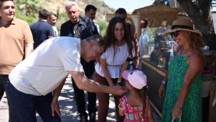 Başkan Tugay yangın bölgelerini yalnız bırakmıyor 