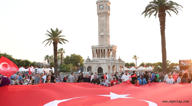 İzmir 15 Temmuz Demokrasi ve Millî Birlik Günü'ne Hazır 