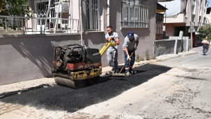 Karabağlar'da Asfaltlama ve Yol Onarım Çalışmaları Aralıksız Sürüyor 