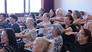 Konak’ta kahkaha yogası 