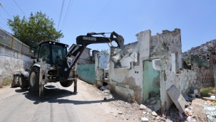Konak'ta metruk yapılara geçit yok: 15 ayda 162 yıkım 