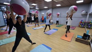 Konaklı kadınlar hem spor yapıyor hem sosyalleşiyor 