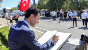 Madımak'ta yitirilen canlar Bayraklı'da anıldı 