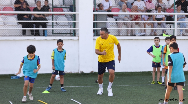 Profesyonel futbolculardan Bucalı genç yeteneklere futbol dersi 