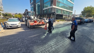 Bayraklı'da kaldırım işgallerine geçit yok 