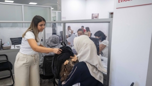 Bornova'da minik öğrencilere kırtasiye desteği 