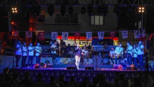 Gaziemir'de yaz akşamları müzikle renkleniyor 