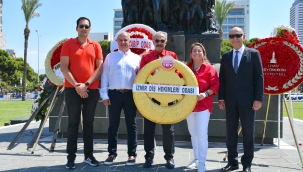 İzmirli Diş Hekimlerinden Cumhuriyet Vurgusu