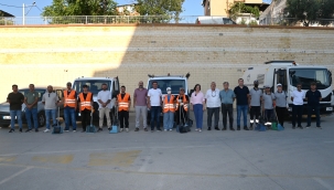 Karabağlar’da Temizlik Çalışmaları Hız Kesmeden Devam Ediyor 