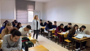 Çiğli Belediyesi’nden mezun öğrencilere YKS hazırlık desteği 