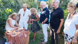 Foça'da Kızılateş'in şiir kitabı tanıtıldı 