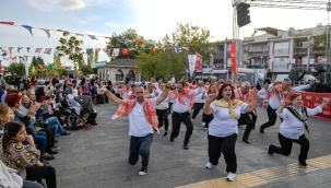 İzmir'de Cumhuriyet coşkusu başladı 