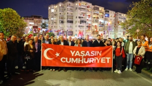 Karabağlar ’da Coşkulu Cumhuriyet Korteji 