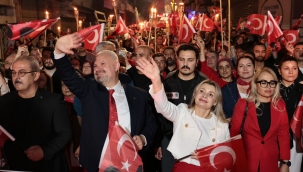 Menemen'de binler, Cumhuriyet sevgisiyle yürüdü 