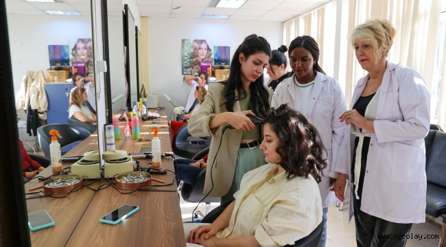 Buca Belediyesi'nin kursları kadınlara kariyer kapılarını açıyor 