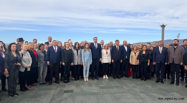 CHP İzmir 24 Kasım'da Başöğretmenin Huzurundaydı 