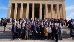CHP İzmir İl Örgütü Anıtkabir'de 