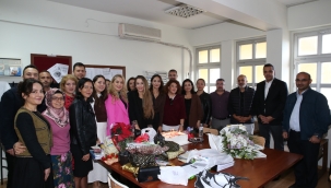 "Çiğli Belediyesi'nden Öğretmenler Günü'nde Anlamlı Kutlama" 