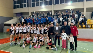 Çiğli Belediyesi’nin Voleybol Takımları Ligde Zirvede 