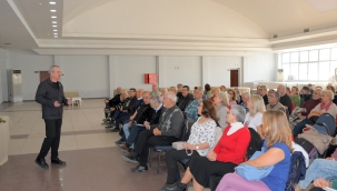İZDO, 3'üncü Yaş Üniversitesi Öğrencilerini Bilgilendirdi 