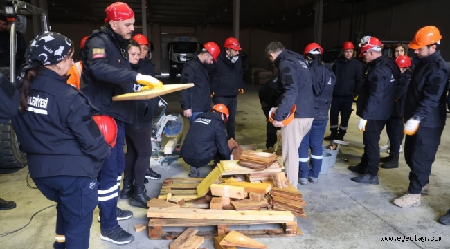Bayraklı Belediyesi Arama Kurtarma Ekipleri AFAD Eğitimini Tamamladı 