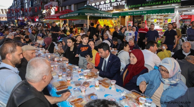Bayraklı Belediyesi Ramazan Sofralarını Mahallelere Taşıyor 