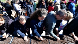 Bornova'da toprak kadınlarla canlanıyor 