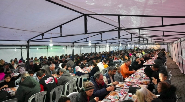 Çeşme'de Ramazan birlikte yaşanıyor: İlk 3 gün yoğun ilgi gördü 