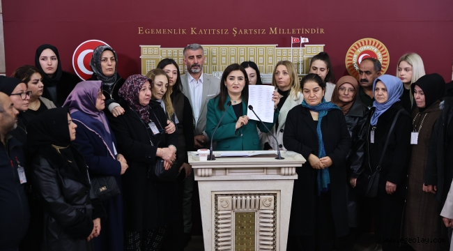 CHP İzmir Milletvekili Av. Sevda Erdan Kılıç, "Adalet arayan aileler ile Meclis'te bir araya geldi." 