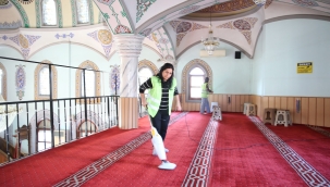 Çiğli'de İbadethaneler İçin Temizlik Mesaisi 