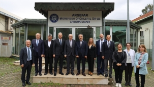 Ege İhracatçı Birlikleri’nden Ege Üniversitesinin laboratuvar altyapısına stratejik bağış 