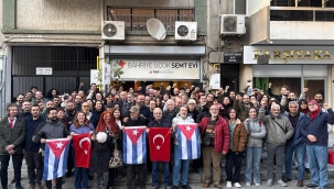 Ablukaya karşı dayanışma mahallelerde büyüyor: Küba dostları İzmir'de buluştu 