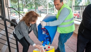 Aliağa'dan Karşıyaka'ya iyilik köprüsü: "Mavi Kapak" kampanyasına 200 kilogramlık destek