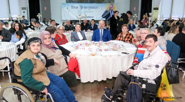 Başkan Pehlivan, Menemenlilerle gönül sofralarında buluştu 