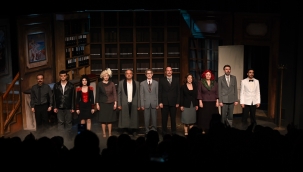 Bornova'da tiyatroya alkış 