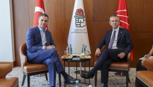 CHP Lideri Özgür Özel'den İspanya Başbakanı Pedro Sánchez'e Dayanışma Mesajı: "Tüm Tehditlere Karşı Yanınızdayız" 