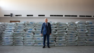 Kemalpaşa Belediyesi'nden Çiftçiye 208 Ton Gübre Desteği