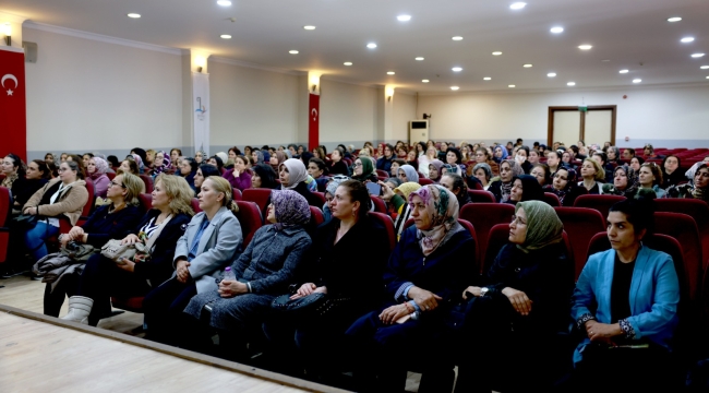 Bayraklı'da Madde Bağımlılığına Karşı Annelerle Farkındalık Eğitimi 
