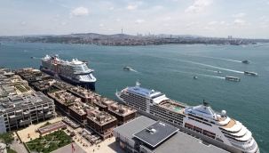 Gemiler Riskten Kaçıyor Türkiye'ye Yanaşıyor