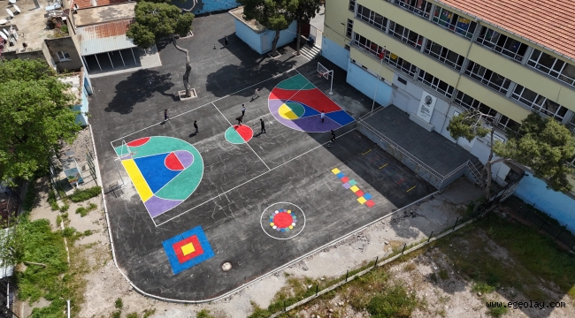 Konak’ta ‘renkli dokunuş’ okul bahçelerine de geldi