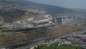 AK Partili Saygılı'dan CHP Lideri Özel ve Başkan Tugay'a: ''Konuşma yaptıkları yerden başlarını kaldırma cesareti gösterseler…''