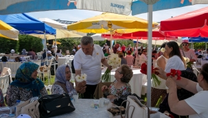 Anneler Günü'nde Güzelbahçe'de Sevgi Dolu Buluşma