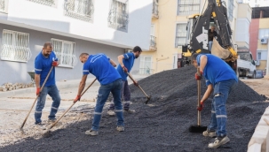 Başkan Yiğit Düğmeye Bastı: Balçova'da Asfalt Çalışmaları Yeniden Hız Kazandı