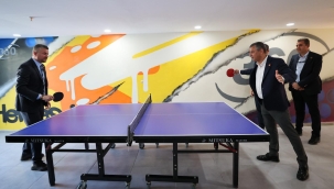 Buca'da eğitim ve spor yatırımlarına CHP Lideri Özel'den inceleme
