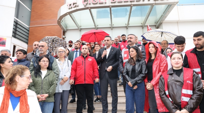 Çiğli'de 1 Mayıs Coşkusu: Başkan Yıldız Emekçilerle Omuz Omuza 