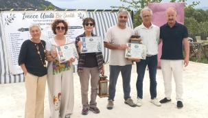 Foça'da zeytin şenliği yapıldı