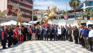 Pehlivan'dan 19 Mayıs mesajı: Gençliğin yanında olmak, geleceğe sahip çıkmaktır