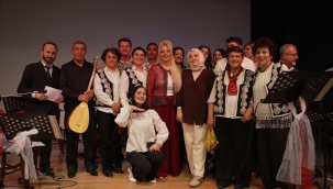 Sevinç Çelik Korosuyla İzmir'de Kültür Sanata Nefes Oluyor