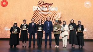 Torbalı'nın gururu Külliye'de ödül aldı